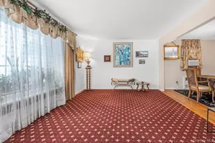 2 Atlas Ct, New Hyde Park, NY 11040 - Photo 5