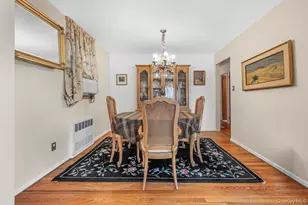 2 Atlas Ct, New Hyde Park, NY 11040 - Photo 9