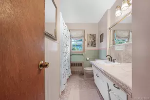 2 Atlas Ct, New Hyde Park, NY 11040 - Photo 21