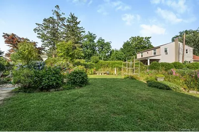 2 Atlas Court, New Hyde Park, NY 11040 - Photo 25