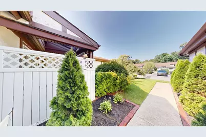 10 Amesworth Court, Middle Island, NY 11953 - Photo 29