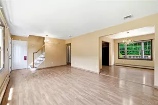901 Liberty St, Bohemia, NY 11716 - Photo 5
