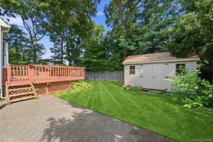 901 Liberty St, Bohemia, NY 11716 - Photo 33