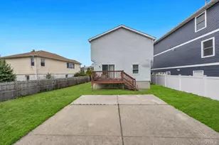 20 E Pine St, Long Beach, NY 11561 - Photo 5