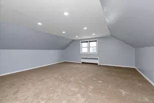 49 Middlecamp Rd, Westbury, NY 11590 - Photo 17