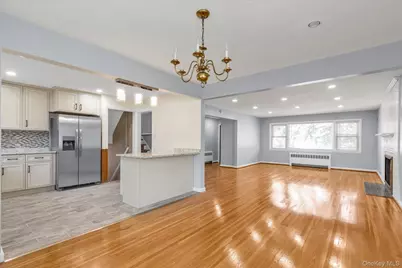 49 Middlecamp Road, Westbury, NY 11590 - Photo 5