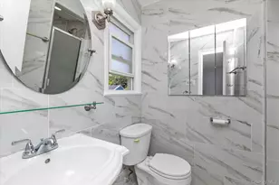 49 Middlecamp Rd, Westbury, NY 11590 - Photo 15