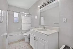 146-18 Kalmia Ave, Flushing, NY 11355 - Photo 17