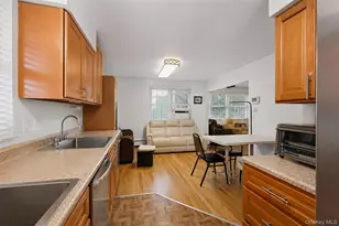 242 Kearsing Pkwy, Monsey, NY 10952 - Photo 3