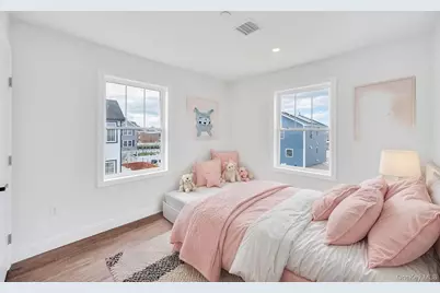 10 8th Avenue, East Rockaway, NY 11518 - Photo 7