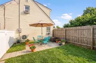 4 Erlwein Ct, Massapequa, NY 11758 - Photo 19