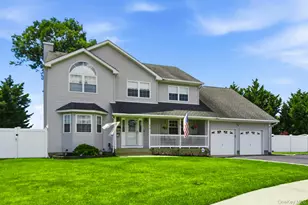 35 Dennis Ln, Bethpage, NY 11714 - Photo 5