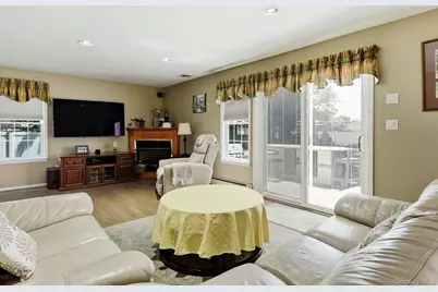 35 Dennis Lane, Bethpage, NY 11714 - Photo 17