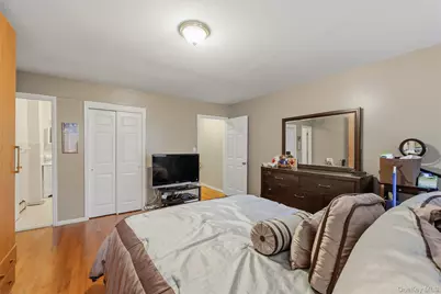 717 E 215th Street, Bronx, NY 10467 - Photo 19
