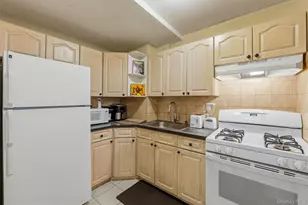 717 E 215th St, Bronx, NY 10467 - Photo 11