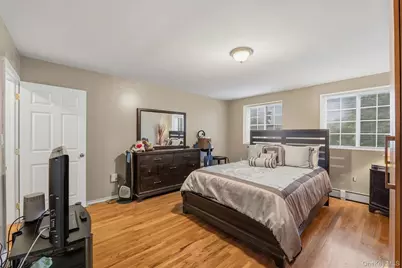 717 E 215th Street, Bronx, NY 10467 - Photo 21