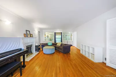 2 W Woods Road, Great Neck, NY 11020 - Photo 3