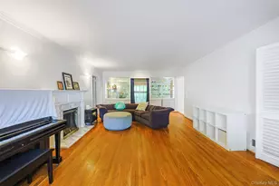 2 W Woods Rd, Great Neck, NY 11020 - Photo 3