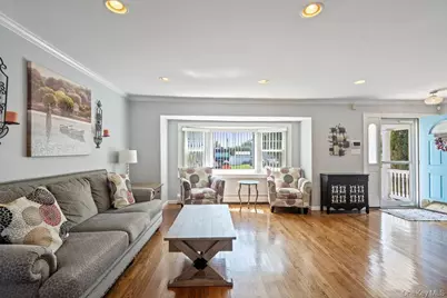 115 Lambert Avenue, Farmingdale, NY 11735 - Photo 3