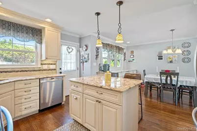 115 Lambert Avenue, Farmingdale, NY 11735 - Photo 5