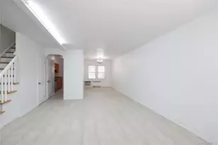 69-26 174th St, Fresh Meadows, NY 11365 - Photo 9