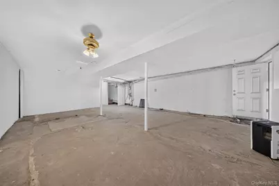 143-27 Roosevelt Avenue, Flushing, NY 11354 - Photo 39