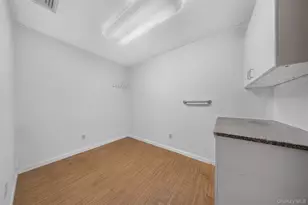 143-27 Roosevelt Ave, Flushing, NY 11354 - Photo 11