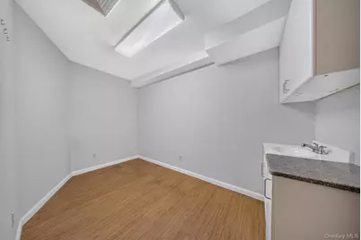 143-27 Roosevelt Avenue, Flushing, NY 11354 - Photo 9