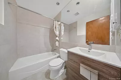 143-27 Roosevelt Avenue, Flushing, NY 11354 - Photo 37