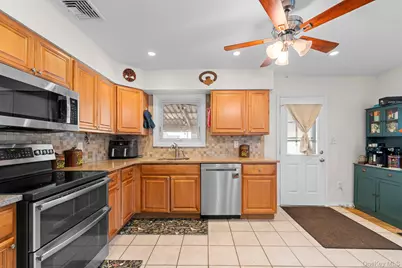 30 44th Street, Lindenhurst, NY 11757 - Photo 9