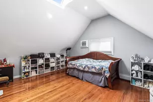 158 Blueberry Ln, Hicksville, NY 11801 - Photo 23