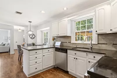 28 Village Woods Road, Port Jefferson, NY 11777 - Photo 21