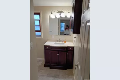 89 Village Circle W, Manorville, NY 11949 - Photo 3