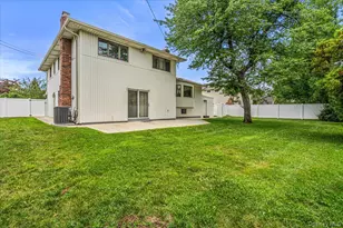 10 Clemson Ln, Woodbury, NY 11797 - Photo 33