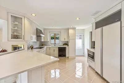 10 Clemson Lane, Woodbury, NY 11797 - Photo 5