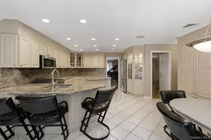 391 Pleasant Hill Dr, New City, NY 10956 - Photo 11
