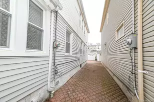 70-25 71st Pl, Glendale, NY 11385 - Photo 9