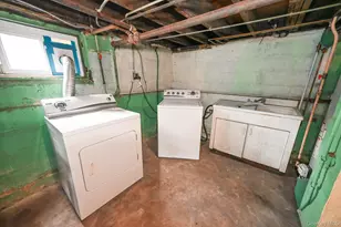 70-25 71st Pl, Glendale, NY 11385 - Photo 33