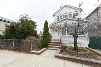 7025 71st Place, Glendale, NY 11385 - Photo 5