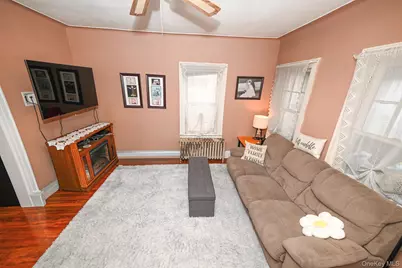 7025 71st Place, Glendale, NY 11385 - Photo 17