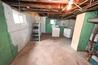 7025 71st Place, Glendale, NY 11385 - Photo 35