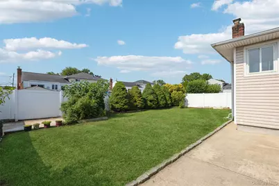 258 Aster Street, Massapequa Park, NY 11762 - Photo 19