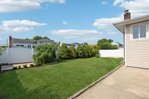 258 Aster St, Massapequa Park, NY 11762 - Photo 19