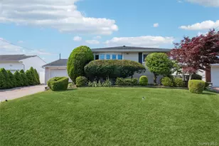 258 Aster St, Massapequa Park, NY 11762 - Photo 3