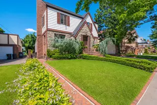 69-78 180th St, Fresh Meadows, NY 11365 - Photo 3
