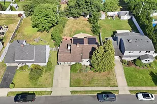 47 Greenvale Ln, Levittown, NY 11756 - Photo 17