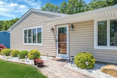 150 Rosemont Avenue, Farmingville, NY 11738 - Photo 3