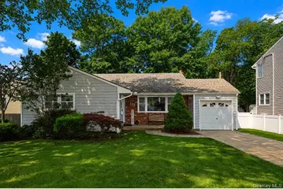 113 Iceland Drive, South Huntington, NY 11746 - Photo 1