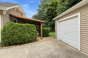 16 Superior Rd, Floral Park, NY 11001 - Photo 21