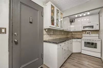 222 Smith Street #1B, Freeport, NY 11520 - Photo 5